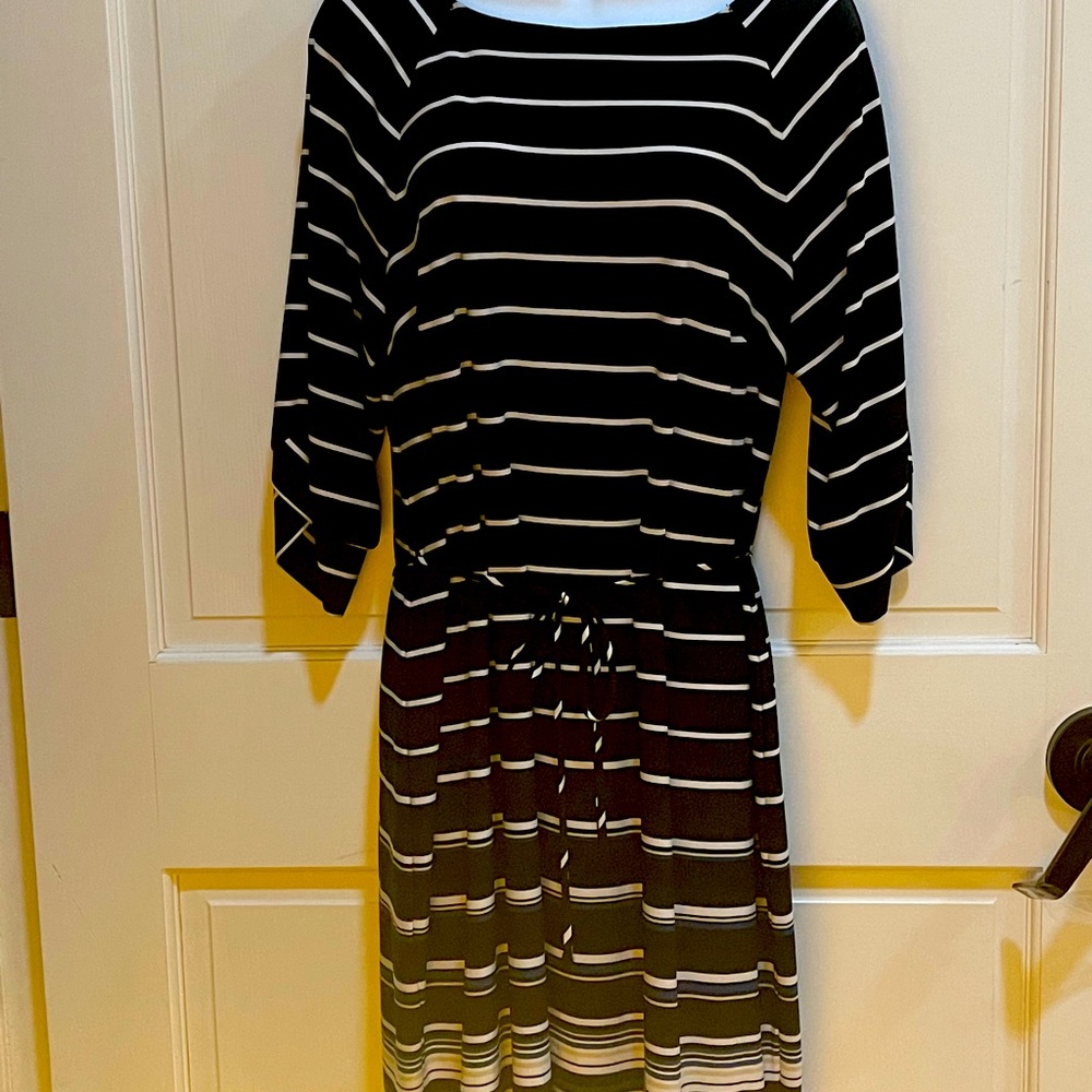 Blacks And white maternity dress